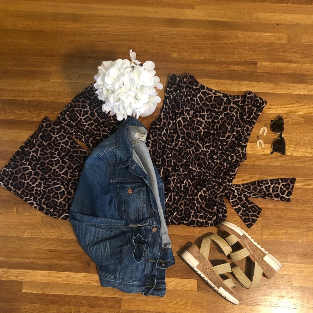 T Tahari Sleeveless Surplice Neck Leopard Jumpsuit